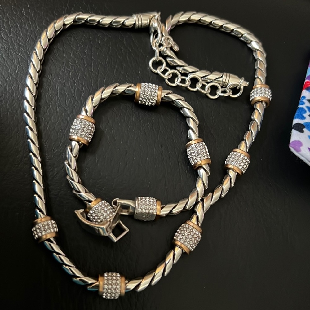 BRIGHTON Meridian Set-silver/gold tone
16” necklace with 7 1/2“ bracelet